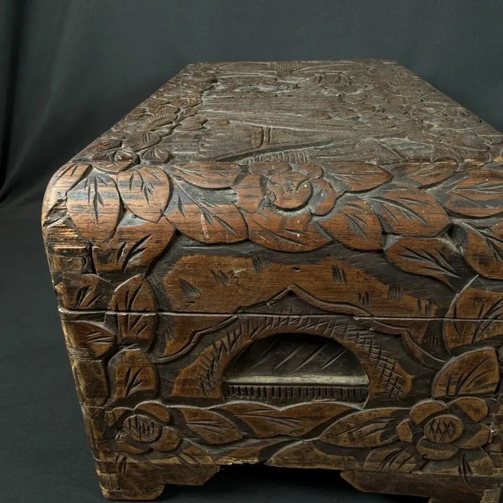 Hand CARVED CHINESE CAMPHORWOOD wood CHEST Jewelry Box Antique